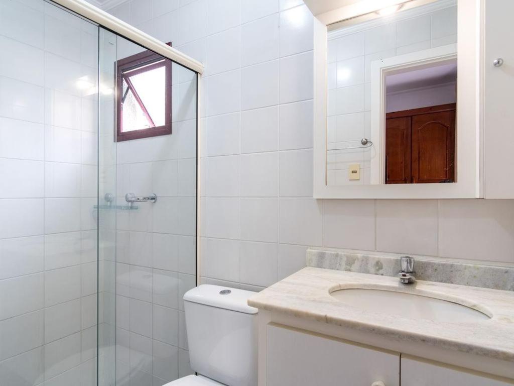 Apartamento Espacoso Com Ar Condicionado E Wi-Fi, A 100 Metros Da Praia - Edificio Estoril Ubatuba Esterno foto