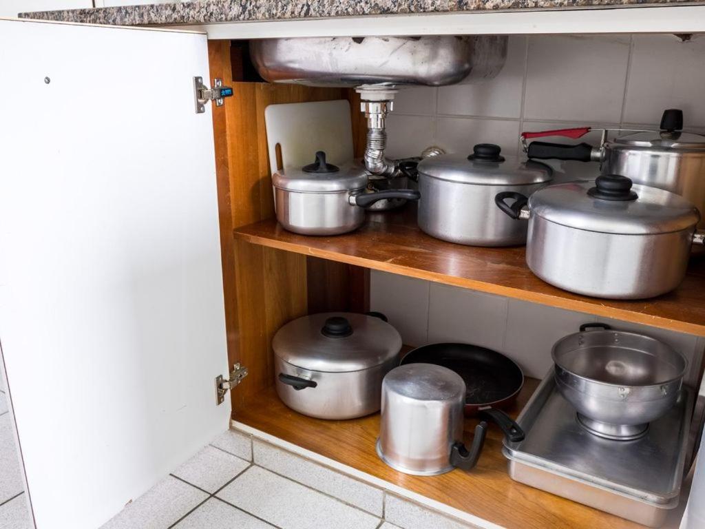 Apartamento Espacoso Com Ar Condicionado E Wi-Fi, A 100 Metros Da Praia - Edificio Estoril Ubatuba Esterno foto