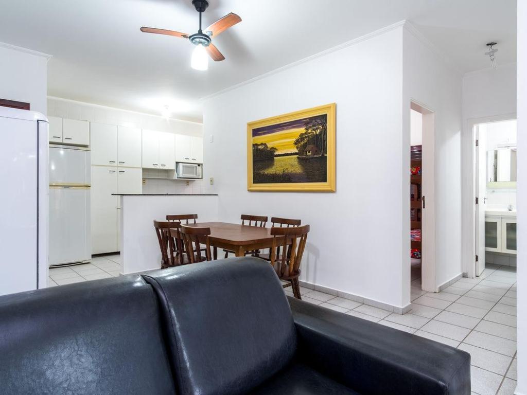 Apartamento Espacoso Com Ar Condicionado E Wi-Fi, A 100 Metros Da Praia - Edificio Estoril Ubatuba Esterno foto